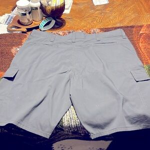 Brand-wrangler ATG grey cargo shorts size-40W brand new with tags still on them